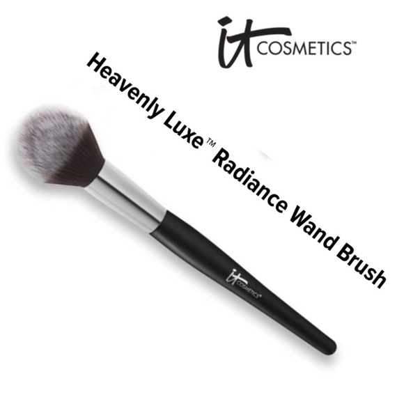 it cosmetics Other - New IT Cosmetics Heavenly Luxe Radiance   Brush #14
